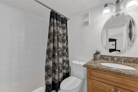 Condo in Orlando, Florida, 2 bedrooms  № 2369315 - photo 12