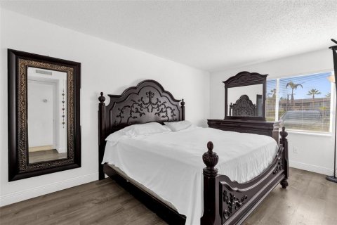Condo in Orlando, Florida, 2 bedrooms  № 2369315 - photo 5
