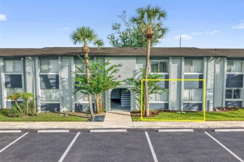 Condo in Orlando, Florida, 2 bedrooms  № 2369315 - photo 18
