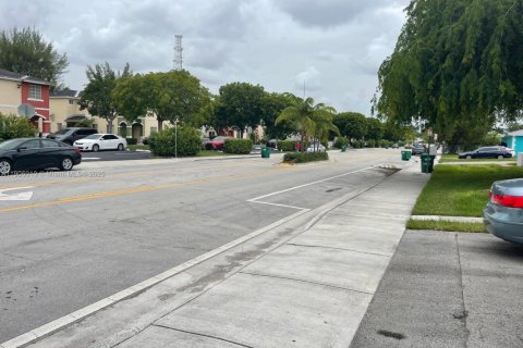 Villa ou maison à louer à Cutler Bay, Floride: 3 chambres, 117.06 m2 № 1956654 - photo 13