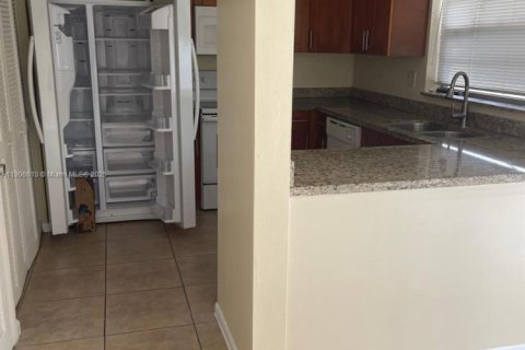 Villa ou maison à louer à Cutler Bay, Floride: 3 chambres, 117.06 m2 № 1956654 - photo 3