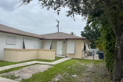 Villa ou maison à louer à Cutler Bay, Floride: 3 chambres, 117.06 m2 № 1956654 - photo 15