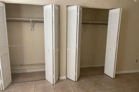 Villa ou maison à louer à Cutler Bay, Floride: 3 chambres, 117.06 m2 № 1956654 - photo 8