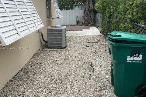 Villa ou maison à louer à Cutler Bay, Floride: 3 chambres, 117.06 m2 № 1956654 - photo 12
