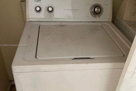 Villa ou maison à louer à Cutler Bay, Floride: 3 chambres, 117.06 m2 № 1956654 - photo 14