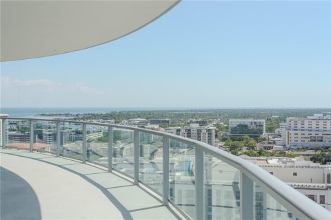 Снять в аренду кондоминиум в Сент-Питерсберг, Флорида 5 комнат, 246.93м2, № 2106027 - фото 8