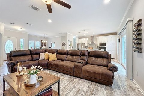 House in Haines City, Florida 3 bedrooms, 195.84 sq.m. № 2224638 - photo 8