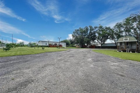 House in Haines City, Florida 3 bedrooms, 195.84 sq.m. № 2224638 - photo 3