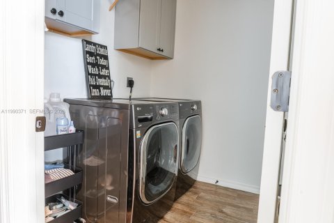 Villa ou maison à vendre à Port St. Lucie, Floride: 4 chambres, 221.01 m2 № 2058982 - photo 22