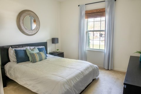 Villa ou maison à vendre à Port St. Lucie, Floride: 4 chambres, 221.01 m2 № 2058982 - photo 15