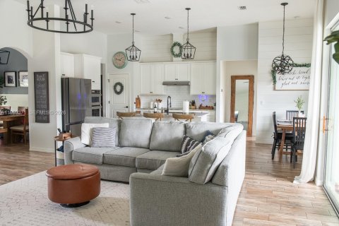 Villa ou maison à vendre à Port St. Lucie, Floride: 4 chambres, 221.01 m2 № 2058982 - photo 5