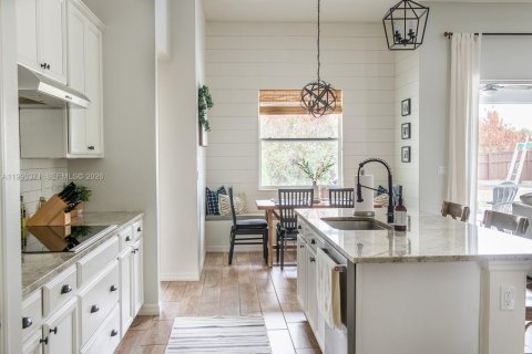 Villa ou maison à vendre à Port St. Lucie, Floride: 4 chambres, 221.01 m2 № 2058982 - photo 8