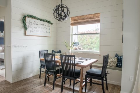 Villa ou maison à vendre à Port St. Lucie, Floride: 4 chambres, 221.01 m2 № 2058982 - photo 9