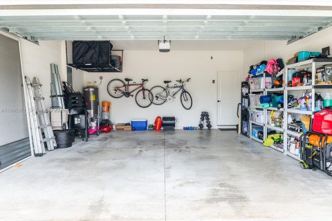 Villa ou maison à vendre à Port St. Lucie, Floride: 4 chambres, 221.01 m2 № 2058982 - photo 27