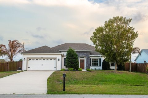 Villa ou maison à Port St. Lucie, Floride 4 chambres, 221.01 m2 № 2058982