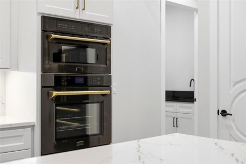 Купить виллу или дом в Норт-Порт, Флорида 6 комнат, 205.41м2, № 2433538 - фото 36