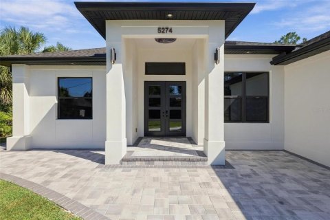 Купить виллу или дом в Норт-Порт, Флорида 6 комнат, 205.41м2, № 2433538 - фото 2