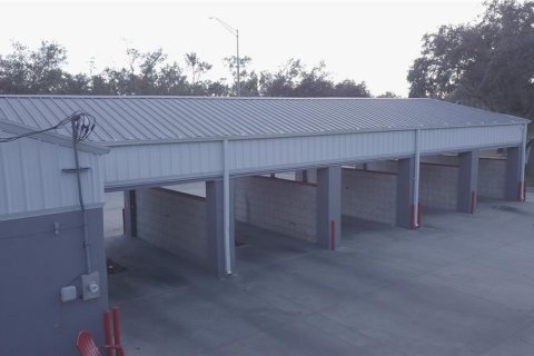 Commercial property in Seffner, Florida № 1724336 - photo 4