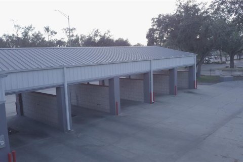 Commercial property in Seffner, Florida № 1724336 - photo 11