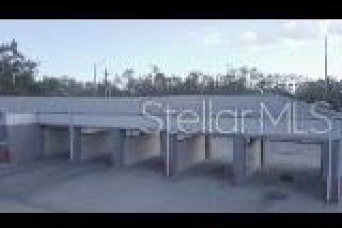Commercial property in Seffner, Florida № 1724336 - photo 10