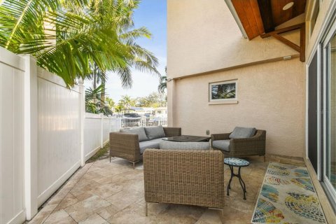 House in Saint Petersburg, Florida 4 bedrooms, 278.8 sq.m. № 1772954 - photo 11