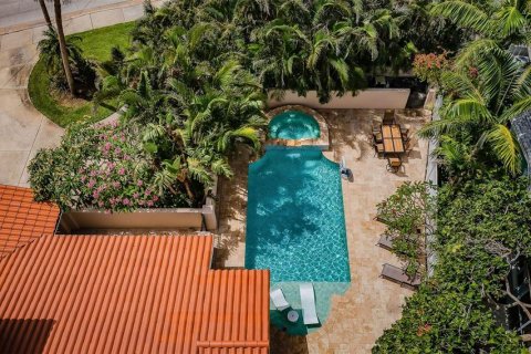 House in Saint Petersburg, Florida 4 bedrooms, 278.8 sq.m. № 1772954 - photo 4
