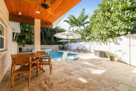 House in Saint Petersburg, Florida 4 bedrooms, 278.8 sq.m. № 1772954 - photo 7