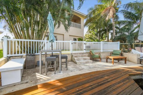 House in Saint Petersburg, Florida 4 bedrooms, 278.8 sq.m. № 1772954 - photo 10