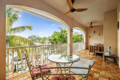 House in Saint Petersburg, Florida 4 bedrooms, 278.8 sq.m. № 1772954 - photo 12