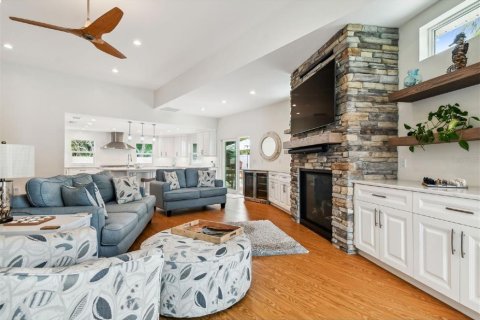 House in Saint Petersburg, Florida 4 bedrooms, 278.8 sq.m. № 1772954 - photo 14