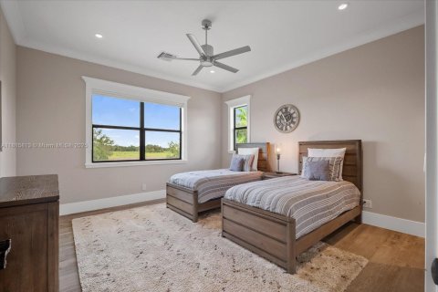 House in Port St. Lucie, Florida 6 bedrooms, 1039.48 sq.m. № 1801121 - photo 23
