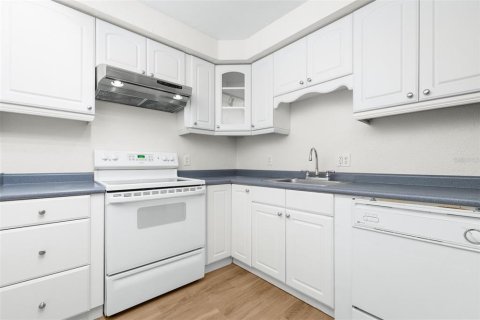 Condo in Tampa, Florida, 1 bedroom № 2092010 - photo 9