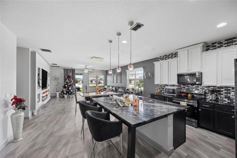 Villa ou maison à vendre à Saint Cloud, Floride: 4 chambres, 176.61 m2 № 2396646 - photo 3