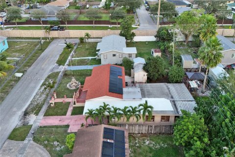 Casa en venta en Hollywood, Florida, 4 dormitorios, 171.59 m2 № 2076746 - foto 5