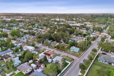 Casa en venta en Hollywood, Florida, 4 dormitorios, 171.59 m2 № 2076746 - foto 17