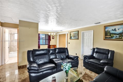 Casa en venta en Hollywood, Florida, 4 dormitorios, 171.59 m2 № 2076746 - foto 30