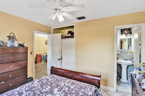 Casa en venta en Hollywood, Florida, 4 dormitorios, 171.59 m2 № 2076746 - foto 23