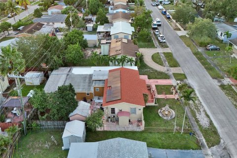 Casa en venta en Hollywood, Florida, 4 dormitorios, 171.59 m2 № 2076746 - foto 9