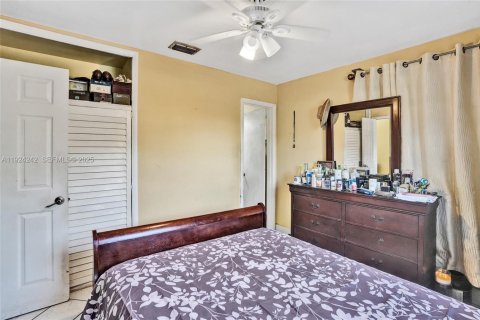 Casa en venta en Hollywood, Florida, 4 dormitorios, 171.59 m2 № 2076746 - foto 24