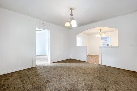 House in Leesburg, Florida 3 bedrooms, 138.24 sq.m. № 1513610 - photo 7