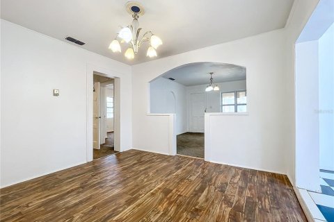 House in Leesburg, Florida 3 bedrooms, 138.24 sq.m. № 1513610 - photo 9