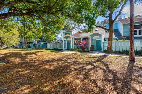 Купить таунхаус в Норт-Лодердейл, Флорида 1 спальня, 88.72м2, № 2011239 - фото 30