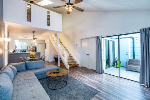 Таунхаус в Норт-Лодердейл, Флорида 1 спальня, 88.72м2 № 2011239