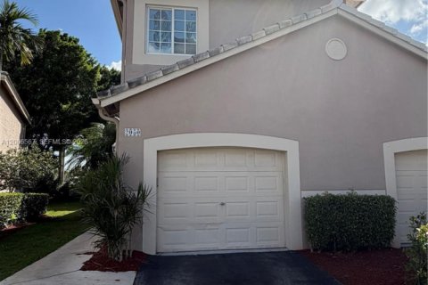 Townhouse in Weston, Florida 4 bedrooms, 161.37 sq.m. № 2071055 - photo 2