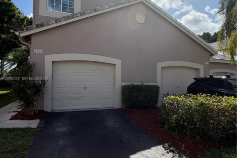 Touwnhouse à Weston, Floride 4 chambres, 161.37 m2 № 2071055