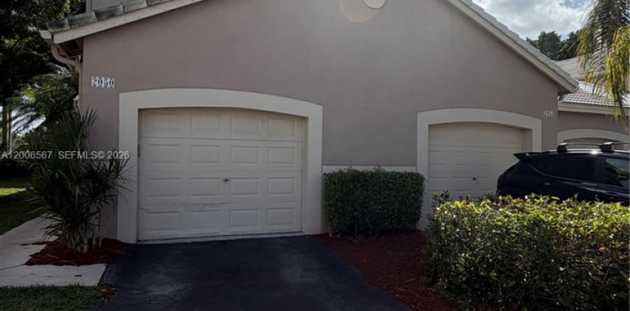 Townhouse in Weston, Florida 4 bedrooms, 161.37 sq.m. № 2071055