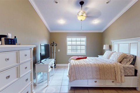 House in Miami, Florida 4 bedrooms, 189.8 sq.m. № 1994090 - photo 8