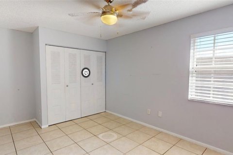 House in Miami, Florida 4 bedrooms, 189.8 sq.m. № 1994090 - photo 13