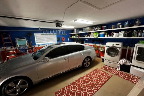 Купить виллу или дом в Холливуд, Флорида 7 комнат, 219.44м2, № 2042317 - фото 25