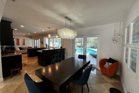 Купить виллу или дом в Холливуд, Флорида 7 комнат, 219.44м2, № 2042317 - фото 3